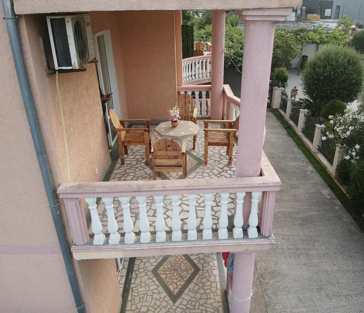 Kurt Apartaments Ulcinj Buitenkant foto