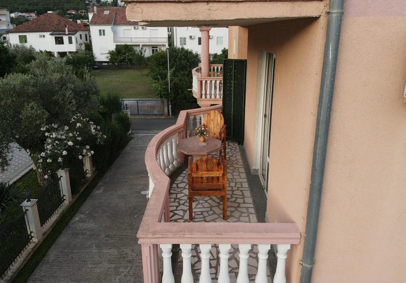 Kurt Apartaments Ulcinj Buitenkant foto