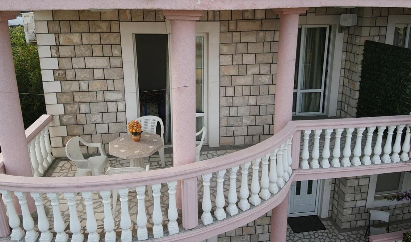 Kurt Apartaments Ulcinj Buitenkant foto
