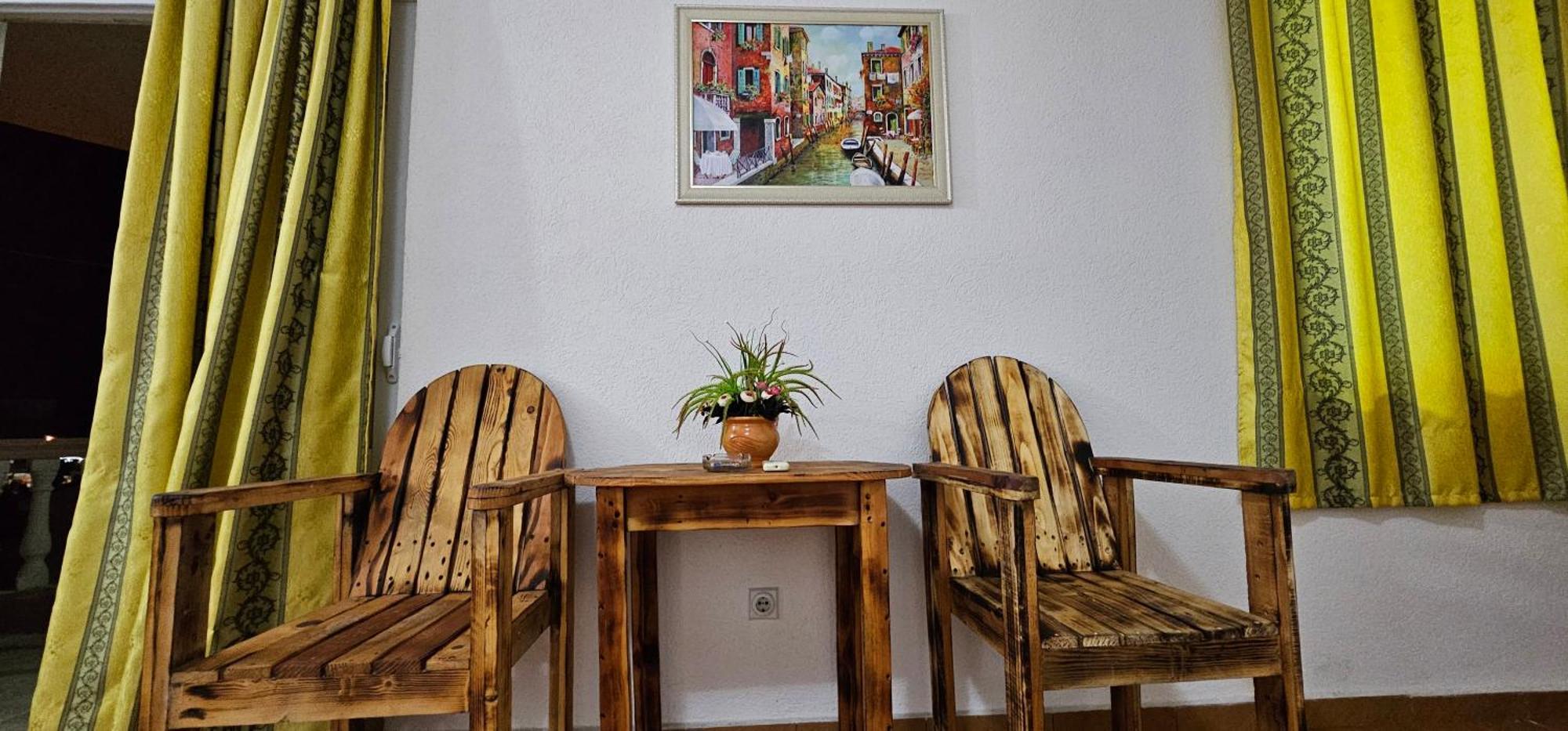 Kurt Apartaments Ulcinj Buitenkant foto
