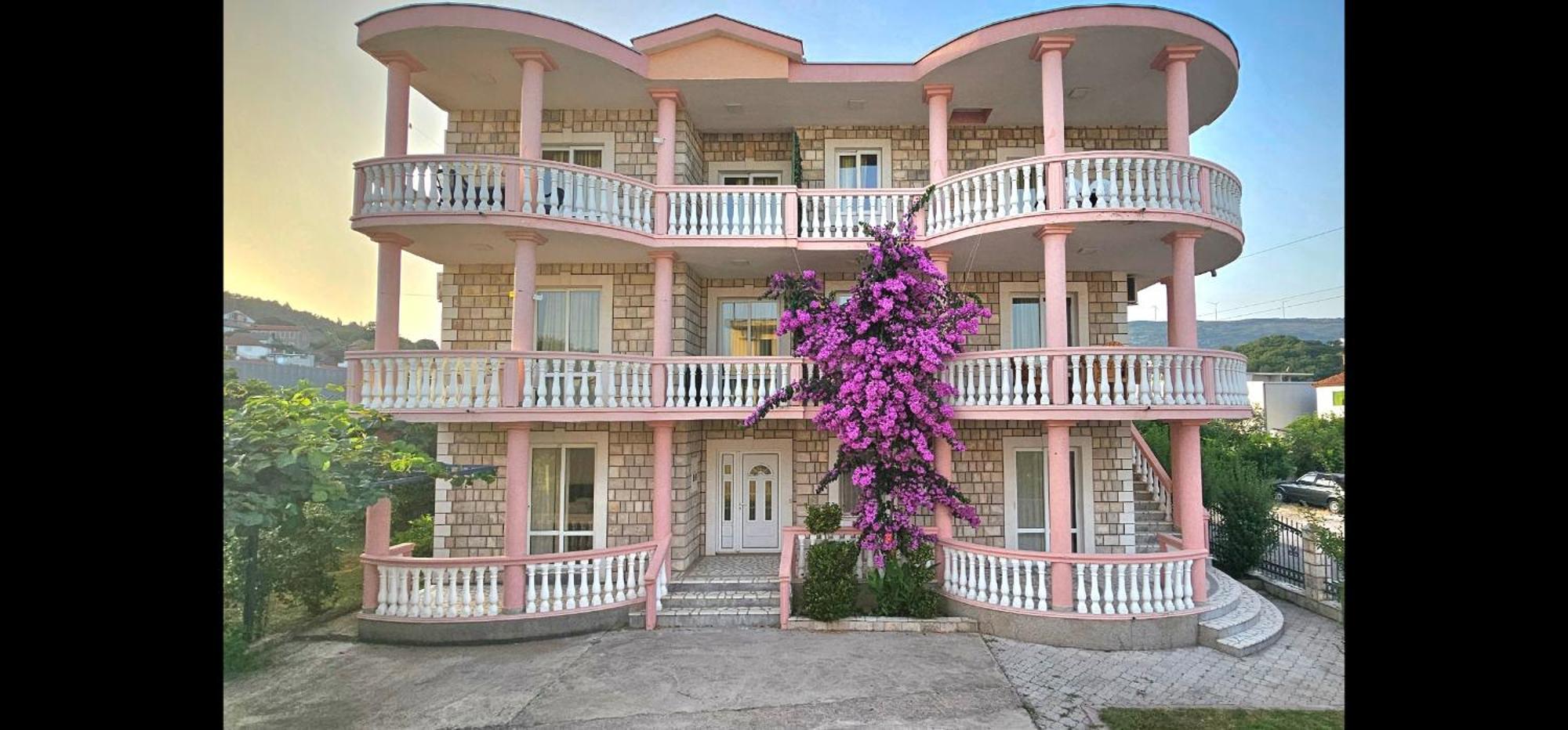 Kurt Apartaments Ulcinj Buitenkant foto