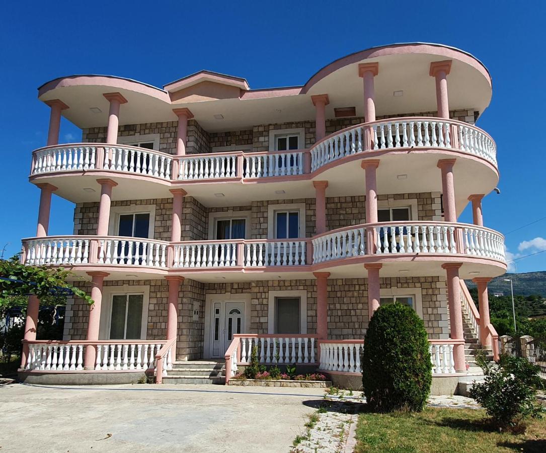 Kurt Apartaments Ulcinj Buitenkant foto